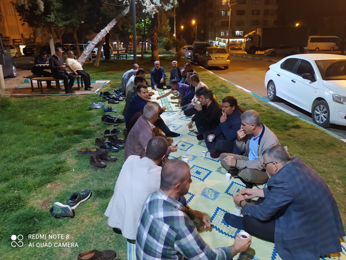 Derneğimiz gönüllüleri ile iftar programında buluşmaya devam ediyoruz.  
<a href="/insanderKahve/">İnsander Kitap Kahve</a>