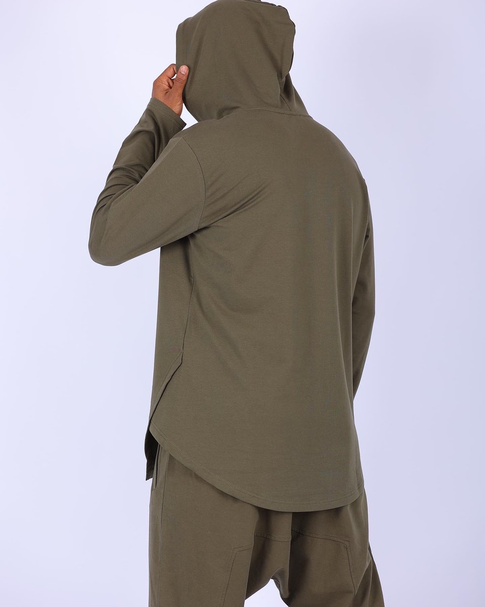 sunnatyshop's tweet photo. Ensemble Suprême 2 de la marque Na3im – NIII

Composé d’un sweat à capuche et d’un pantalon style sarwel.

Coupe unique grâce à son fameux design oversize kimono.

Tissage double fil 100% cotton
https://t.co/GnApuBpwjx https://t.co/voqjZ3XWd9