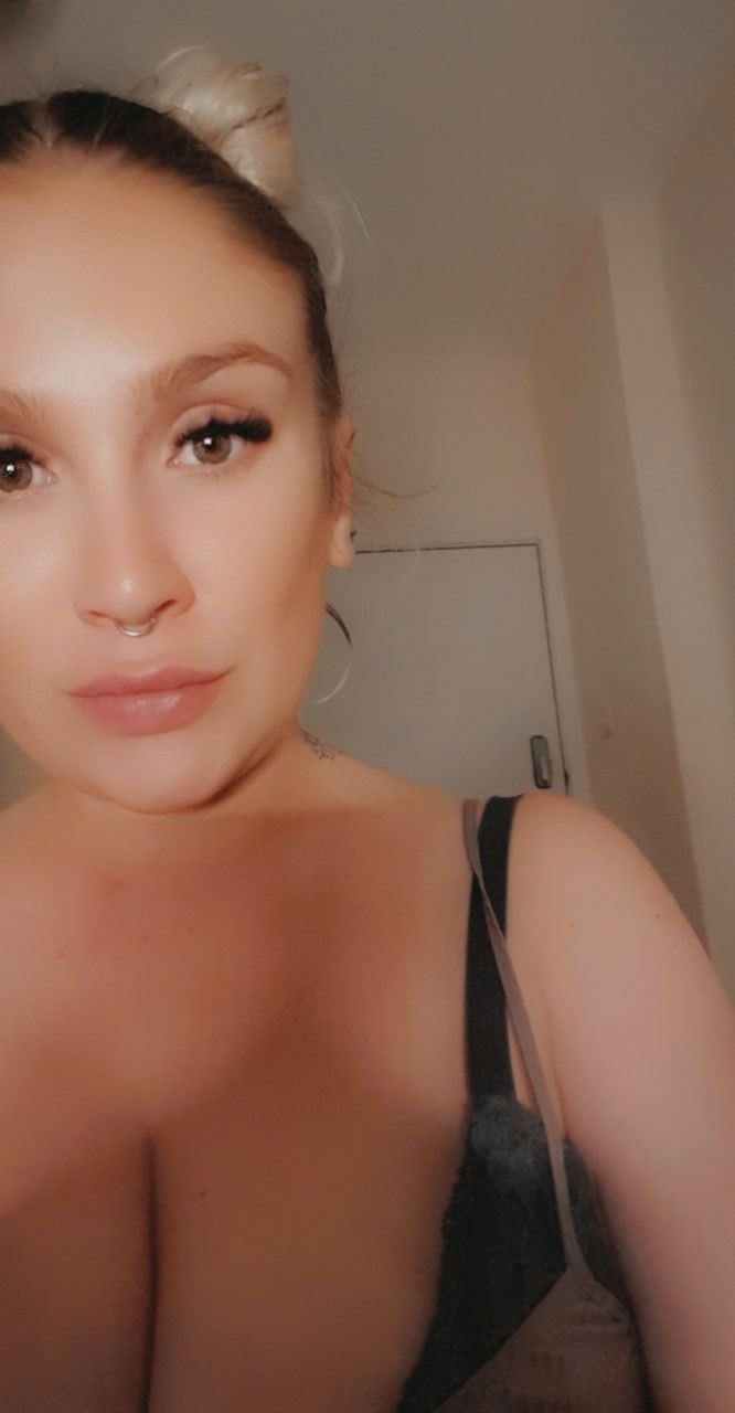 TW Pornstars - 𝕊𝕒𝕡𝕡𝕙𝕚𝕣𝕖 𝕄𝕠𝕕𝕖𝕝𝕤. Twitter. Online now:  LittleMissCumSlut-X @MrHPromos @ExquisiteLadys. 9:17 AM - 24 Apr 2022