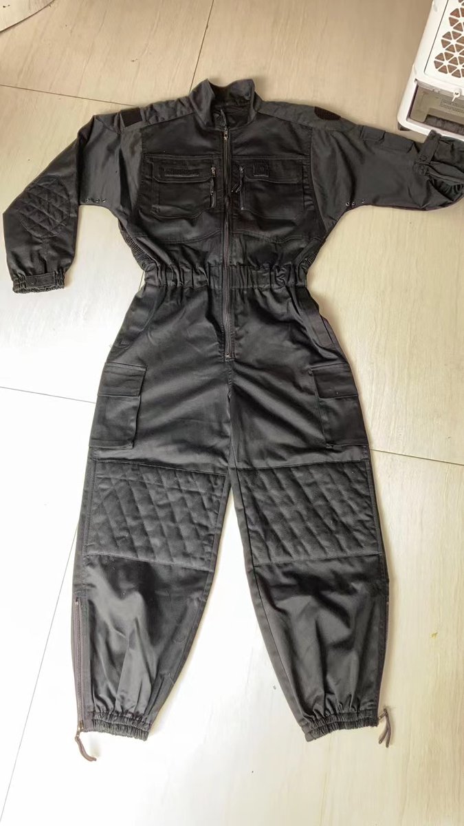 The recent achievement of my production team.
French RAID Jumpsuit
Knee pads, elbow pads and shoulder pads can be used and can play a role, but they are not flame retardant and are perfect on the whole.
The price is $300. It is provided by international express.