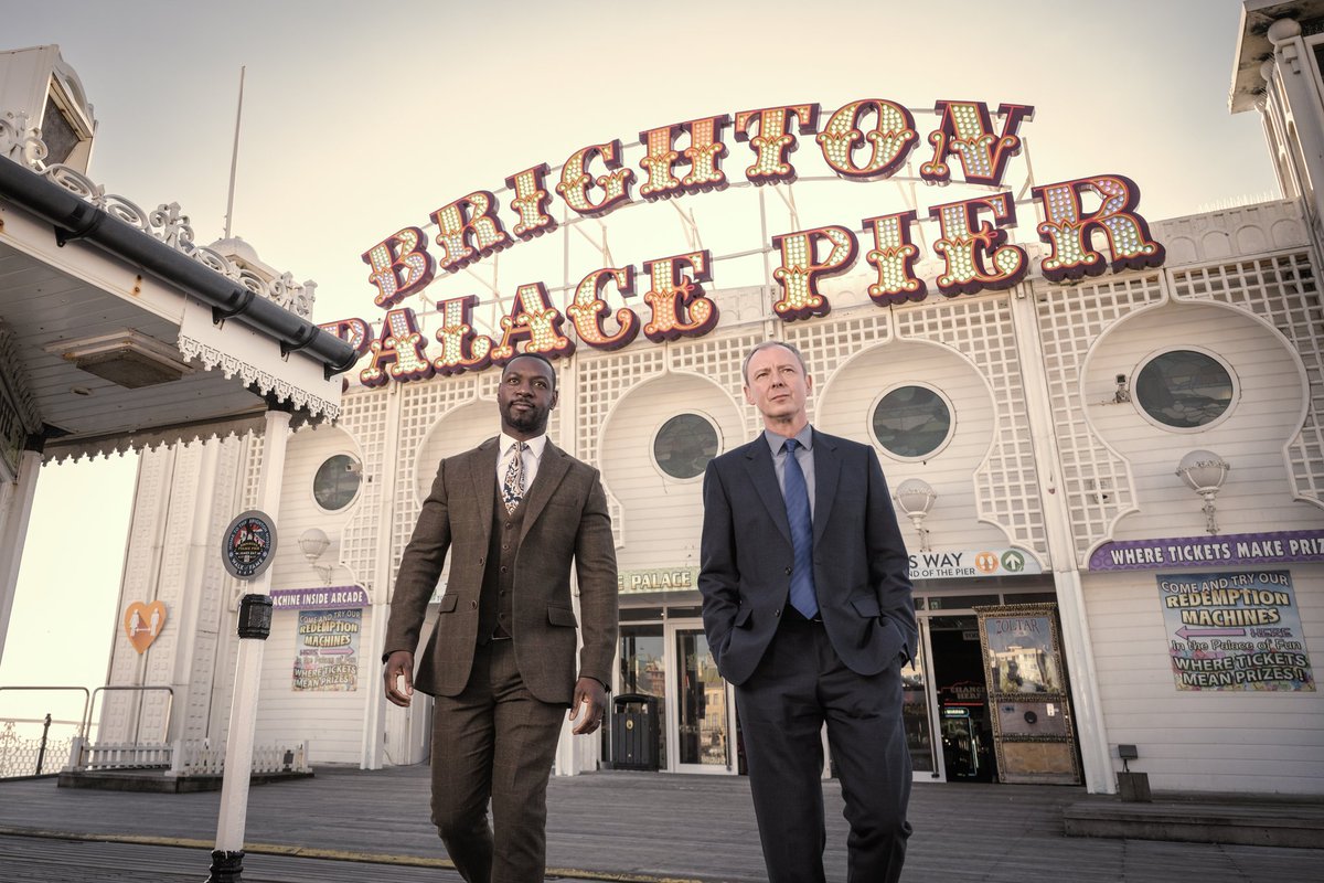#Grace on tonight! #LookingGoodDead with the introduction of <a href="/Cparks1976/">Craig Parkinson</a> and the lovely #AmitShah and @ChrissyChong joining <a href="/RakieAyola/">Rakie Ayola💜 Still Menopausal</a> <a href="/Brad_D_Morrison/">brad morrison</a> <a href="/lauraelph/">laura elphinstone</a> <a href="/richkidcampbell/">Richie Campbell</a> #JohnSimm. Hope we've done you proud <a href="/peterjamesuk/">Peter James</a>! Thank you <a href="/JulzFord/">Julia Ford</a> <a href="/stijnvdveken/">Stijn Van der Veken</a>