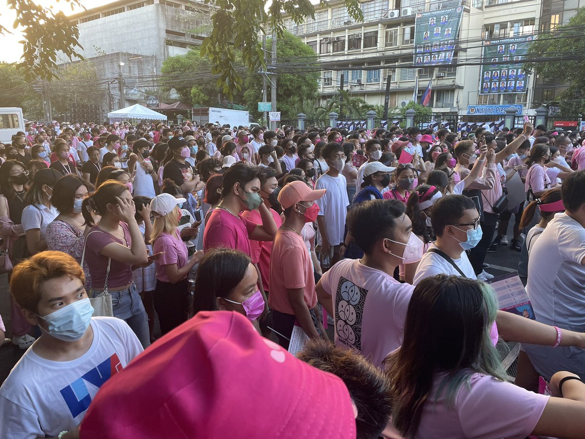 SirQuintoFTW's tweet image. #1ntramur0se #LeniKiko2022 #10RobredoForPresident #7PangilinanVicePresident #PasayIsPink #IntramurosIsPink