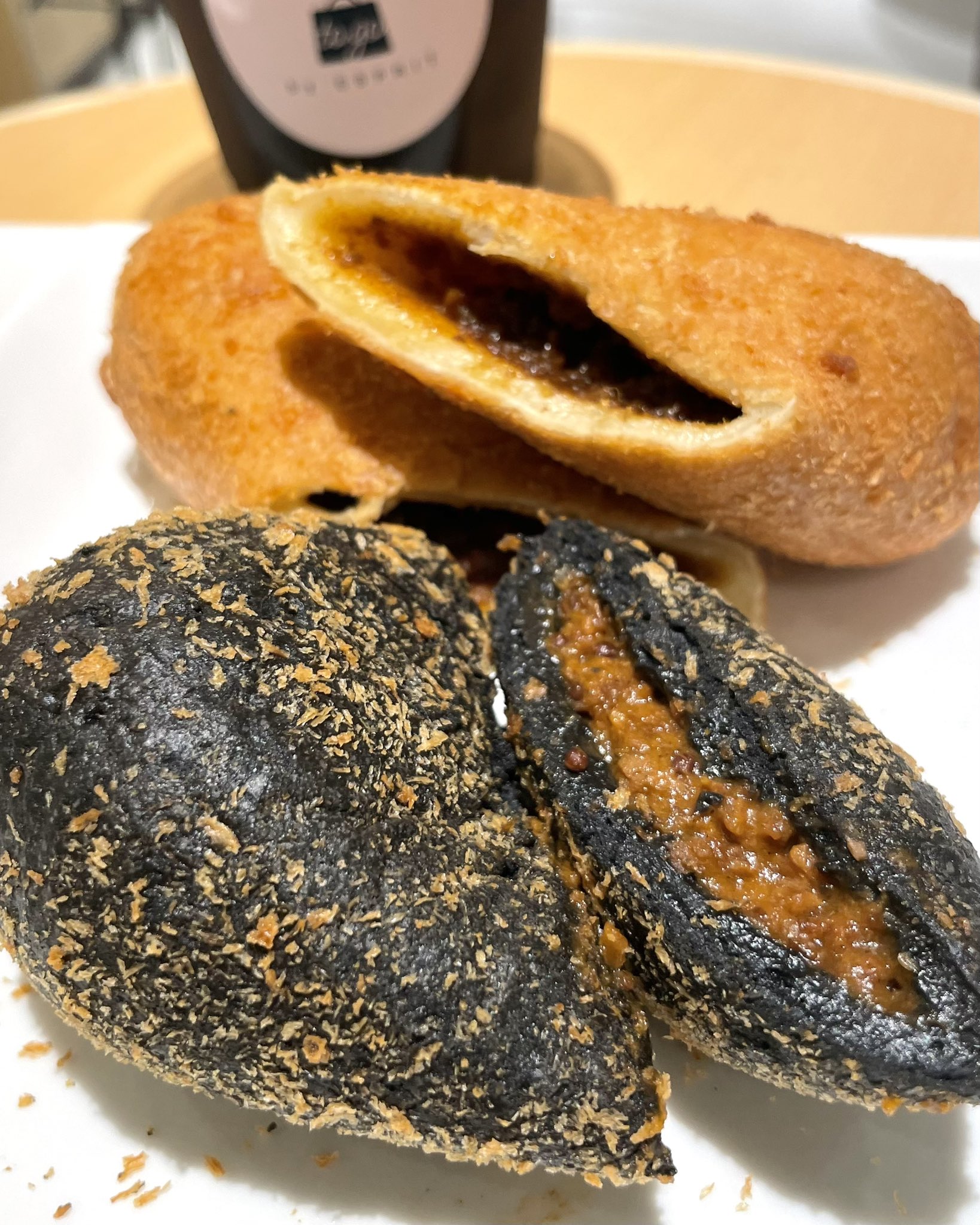 Twitter 上的 名古屋グルメ探偵 アスカイ モチモチ食感にこだわる揚げパン専門店 エスプリ Togo が栄 マルエイガレリアにオープン 名物の カレーパンはモッチモチの弾力とともに旨味 香りの良いカレーが溢れ出す逸品 ドーナツやクリームブリュレなどスイーツ系の
