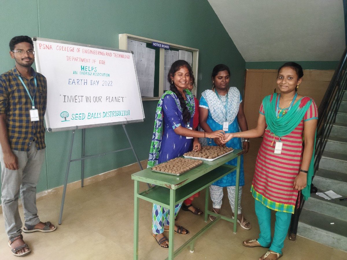 psnacetofficial's tweet photo. EEE - Distribution of tree seed balls to the students and faculty by HELPS-EEE, as a part of World Earth Day’22 (Invest in our Planet) celebrations.
#EEE #helps #seedball #seeds #seeding #seedstarting #treeseed #earthdaycelebration #EarthDay2022 #earthdayactivities https://t.co/VEzqo8IBfU