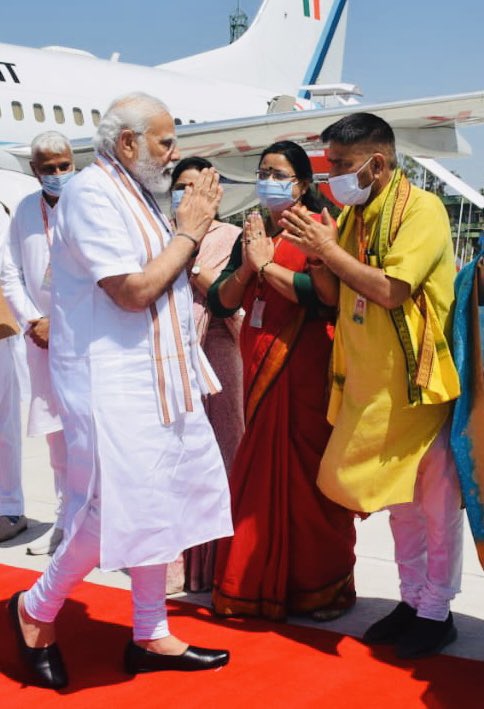 omikhajuria's tweet photo. भारत के यशस्वी प्रधानमंत्री माननीय श्री @narendramodi जी का मंदिरों के शहर जम्मू में स्वागत करने का परम सौभाग्य प्राप्त हुआ 🙏🏼
@JPNadda जी @blsanthosh जी @ImRavinderRaina जी @DrJitendraSingh जी @AshokKoul59 जी @Rajkumarchahar9 जी @mpjugalkishore जी @bjpkm4kisan 

#JnKThanksPMModi https://t.co/XjT8sN8i5S
