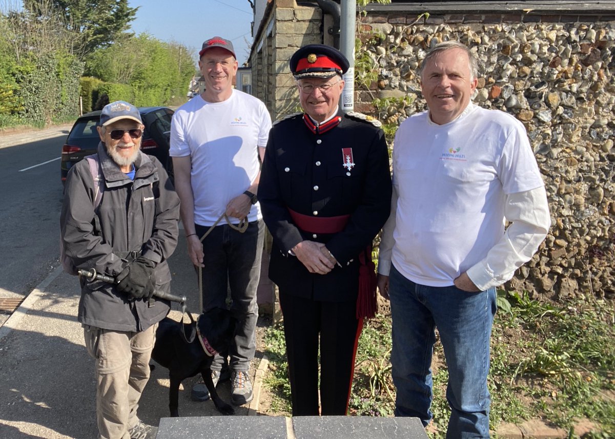 Departing on day 2. Today 12.5 miles. Thank-you to Vice Lord Lieutenant Richard Beazley for seeing us away #chaldeanestate #lordlieutenant #hertfordshireway