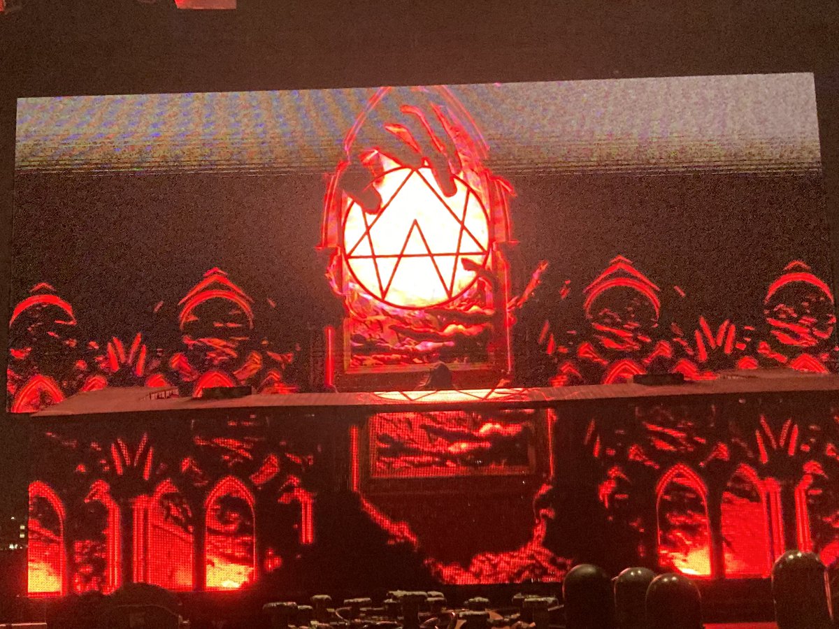 AWonderFangs's tweet photo. A few pics that I took of @awonderland during @UbbidubbiFest :) video dump will be on IG later today https://t.co/hUMILnwGsP