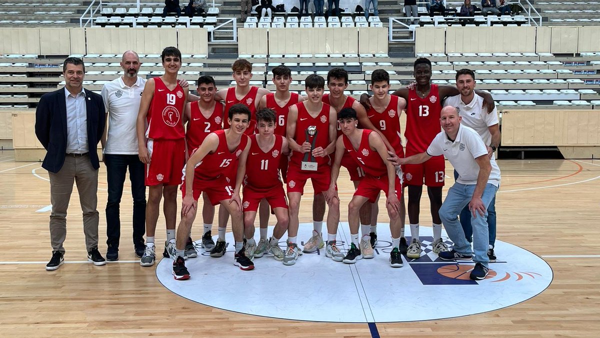 FCBQ's tweet photo. 🏆 Felicitats @BasquetGirona CAMPIÓ de Catalunya Cadet Masculí Preferent B 2021-22 a #Granollers en superar al @CBT_Tarragona a la final (60-55). En el 3r i 4t lloc, victòria del @somubsa davant @cbgranollers (63-68).

📊 https://t.co/CsDwHs91yd https://t.co/pbeIBo5Dpx