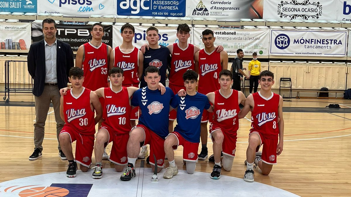 FCBQ's tweet photo. 🏆 Felicitats @BasquetGirona CAMPIÓ de Catalunya Cadet Masculí Preferent B 2021-22 a #Granollers en superar al @CBT_Tarragona a la final (60-55). En el 3r i 4t lloc, victòria del @somubsa davant @cbgranollers (63-68).

📊 https://t.co/CsDwHs91yd https://t.co/pbeIBo5Dpx
