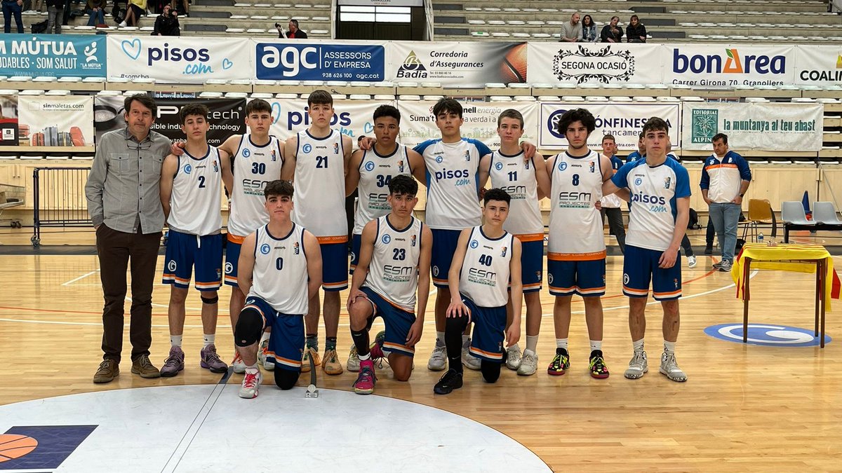FCBQ's tweet photo. 🏆 Felicitats @BasquetGirona CAMPIÓ de Catalunya Cadet Masculí Preferent B 2021-22 a #Granollers en superar al @CBT_Tarragona a la final (60-55). En el 3r i 4t lloc, victòria del @somubsa davant @cbgranollers (63-68).

📊 https://t.co/CsDwHs91yd https://t.co/pbeIBo5Dpx