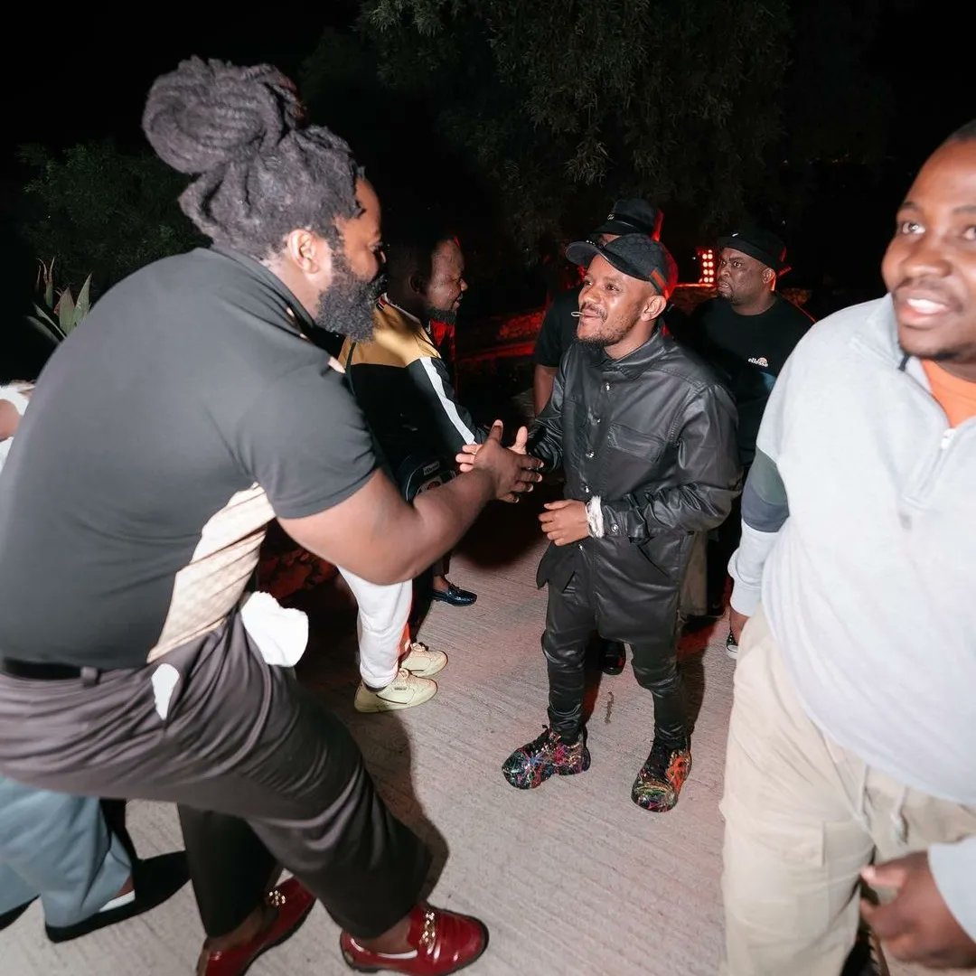 YentaRoom tweet media