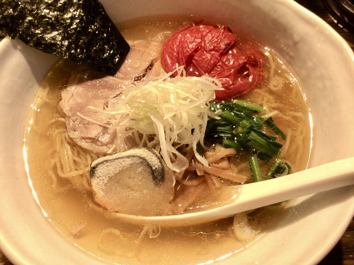 R_GRAY1's tweet photo. 南阿佐ヶ谷CiQUE(チキュウ)へ、実に9年ぶり。

塩ラーメン、焼きトマト追加。

最高の最高に美味い♪

#南阿佐ヶ谷
#ラーメンチキュウ
#cique https://t.co/4MsoRscomn