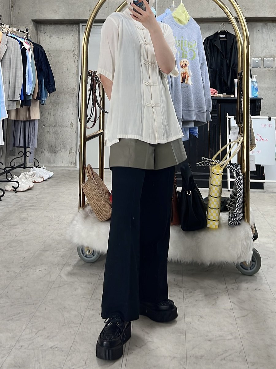 本日もご来店ありがとうございました！
店頭のアイテムでssコーデ組みました🌻
是非店頭にてご覧下さいませ。