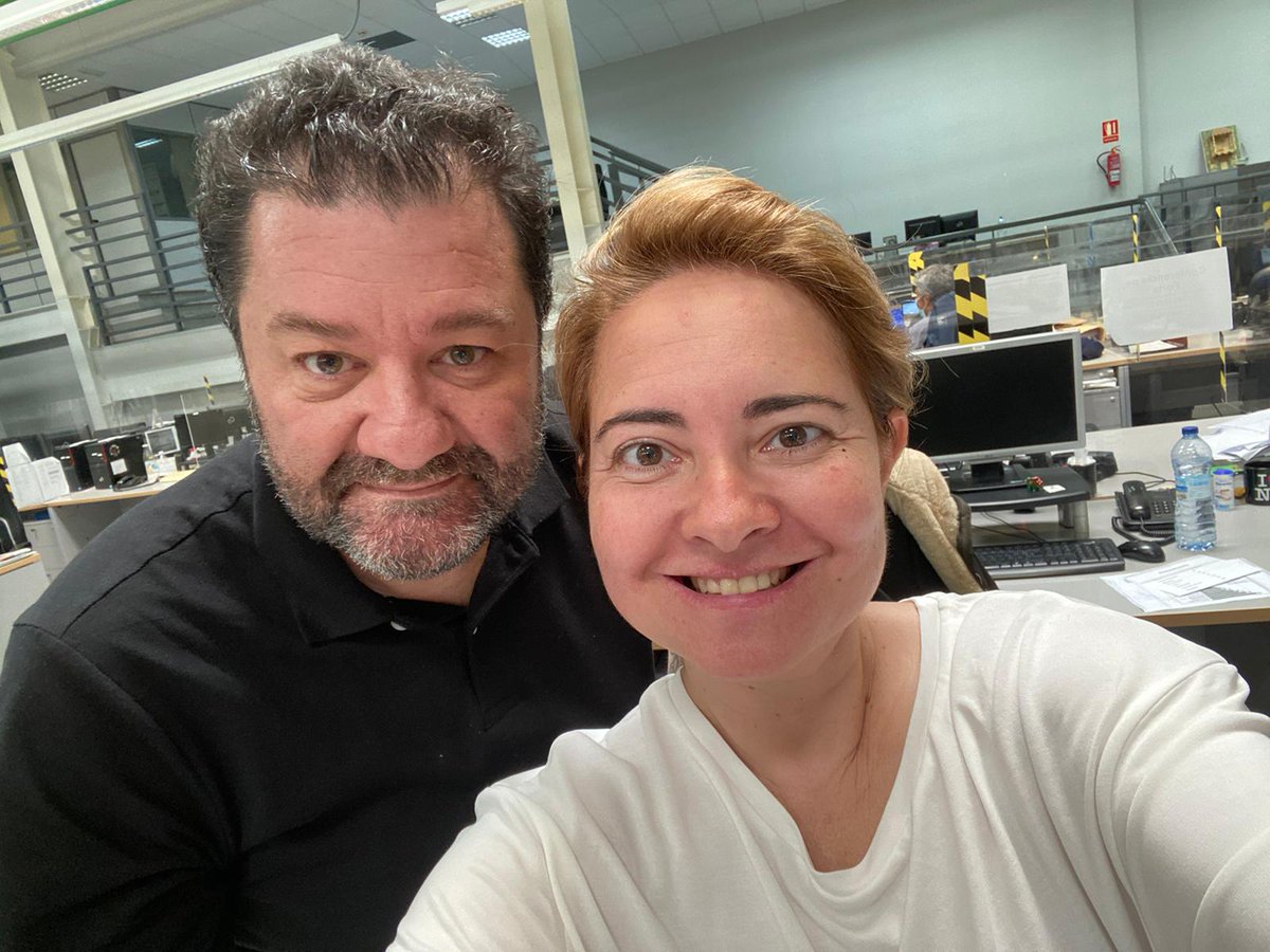 Si el culebro la quiere más, explota... <a href="/czamoragc/">Carmen Zamora</a> lo tiene todo, Mujer increíble, amiga leal, periodista de raza y va de frente. Volver a redacciones de visita y que todos te saluden con cariño y respeto no tiene precio...