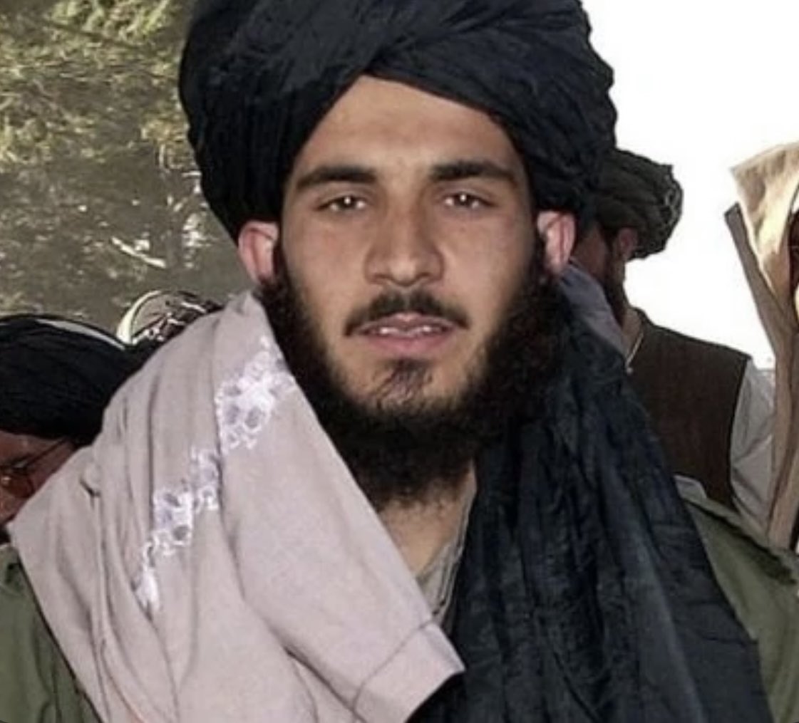 JahedAjmal's tweet photo. من خو نفهمیدم این ملا یعقوب بدون جراحی پلاستیک چطور اینقدر تغیر کرد به یکبارگی 😁
پ ن : بیاد قصه امام مسجد پل خشتی افتادم ! https://t.co/p7W7R4s1M9