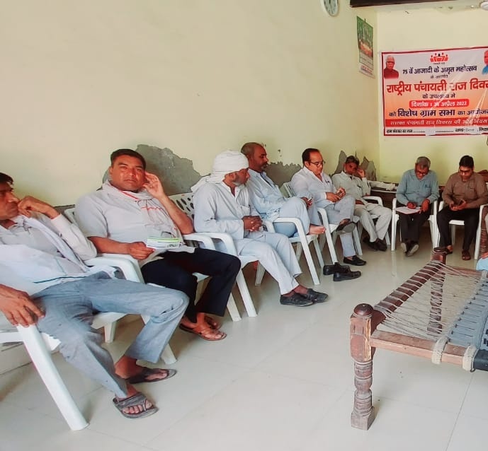 imMustafa786's tweet photo. Today, I organized a Gram Sabha at my CSC center in which people were explained about PMFBY and KCC and along with all of them e-KYC was also completed.
He also inspired all the farmers to watch the live event of PM Saheb on 27th April.

@CSCegov_ @dintya15 @ashi_apple 
@pmfby https://t.co/VPxLEePoFv