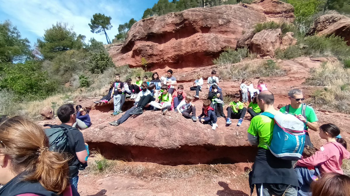 ampapereiv's tweet photo. Avui sortida amb els @xafafarigoles , ascens a Sant Miquel des de Riells del Fai! 🏔🥾☀️ https://t.co/GQYMvK4V6s
