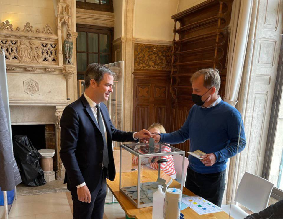 olivierveran's tweet photo. A voté ! #Jevote https://t.co/bgWp25awhe