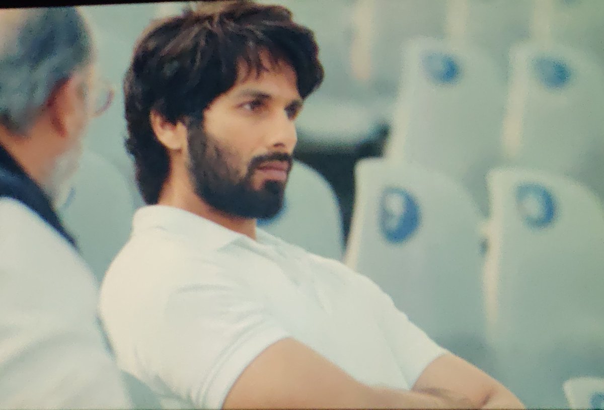 mishaagarwal20's tweet photo. #Jersey #shahidkapoor what an amazing movie and the storyline just is so inspiring and emotional.... Couldn't stop tears from rolling down ... @shahidkapoor @mrunal0801 
Team Jersey commendable job... https://t.co/N4my9JlppT