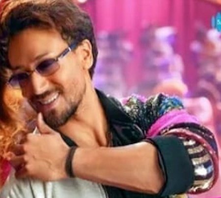 TiaTigera's tweet photo. @iTIGERSHROFF Angel🤗
#TigerShroff Epic King👑
#Heropanti2Trailer2 ✌🤘
#Heropanti2 #DaFaKar✊
#Jalwanuma #MissHairan #WhistleBaja22 22M+v🤙
#29April #ThisEid #Eid22
High5 cz5 days2go Hero
1&onlyTrue MrHeropanT
We Love You Tiger Shroff
We Thank You TigerShroff
❤🥰❤🥰❤Salute https://t.co/jnzF4AUWgv