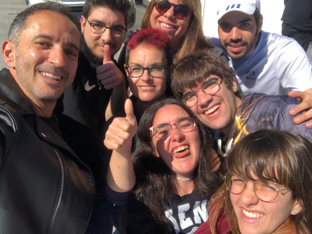 FCapacis's tweet photo. Y @Fcapacis animando a los maratonianos y en especial a nuestro alumno #EdiciónLimitada y atleta paralímpico, Edu, en la #RNRMadrid #Disfriendly en la que participamos gracias a @CocaColaEP_es y a @AD_MAPOMA #SomosCapacis #InteligenciaLímite https://t.co/zIxAcJPUO4