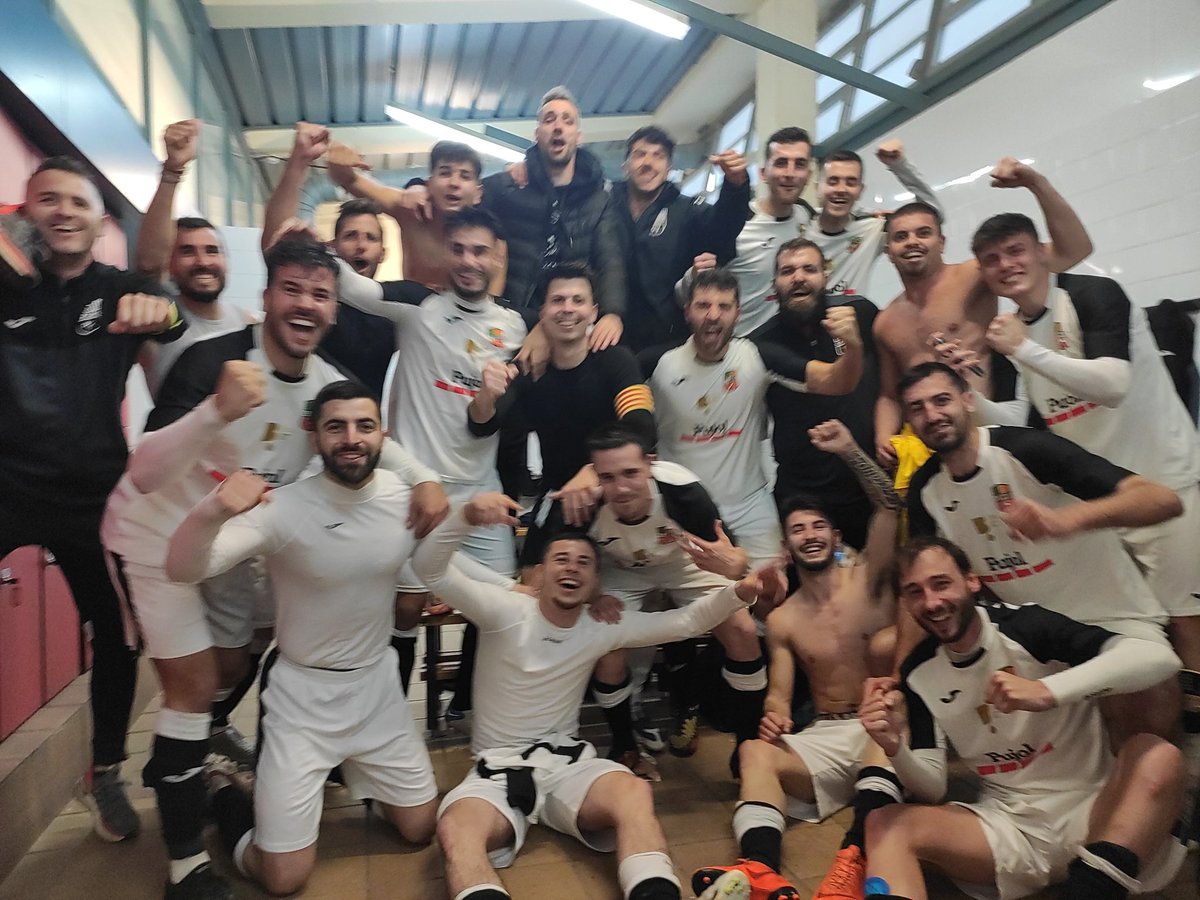FC_BorgesBl's tweet photo. #PrimerEquip 

No ens rendim. 

I recordeu que #juntsmesforts 

És l'hora del Ramon Espasa. 

🔺🚀 https://t.co/v1YfvI0XaT