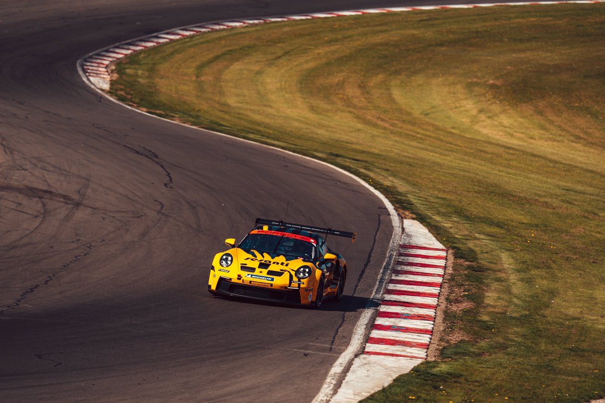End of race one and it’s P5 in class. Best we could have hoped for really given the penalty at the start but it’s a points finish. Looking forward to a clean race  this afternoon.

#porsche #CarreraCupGB