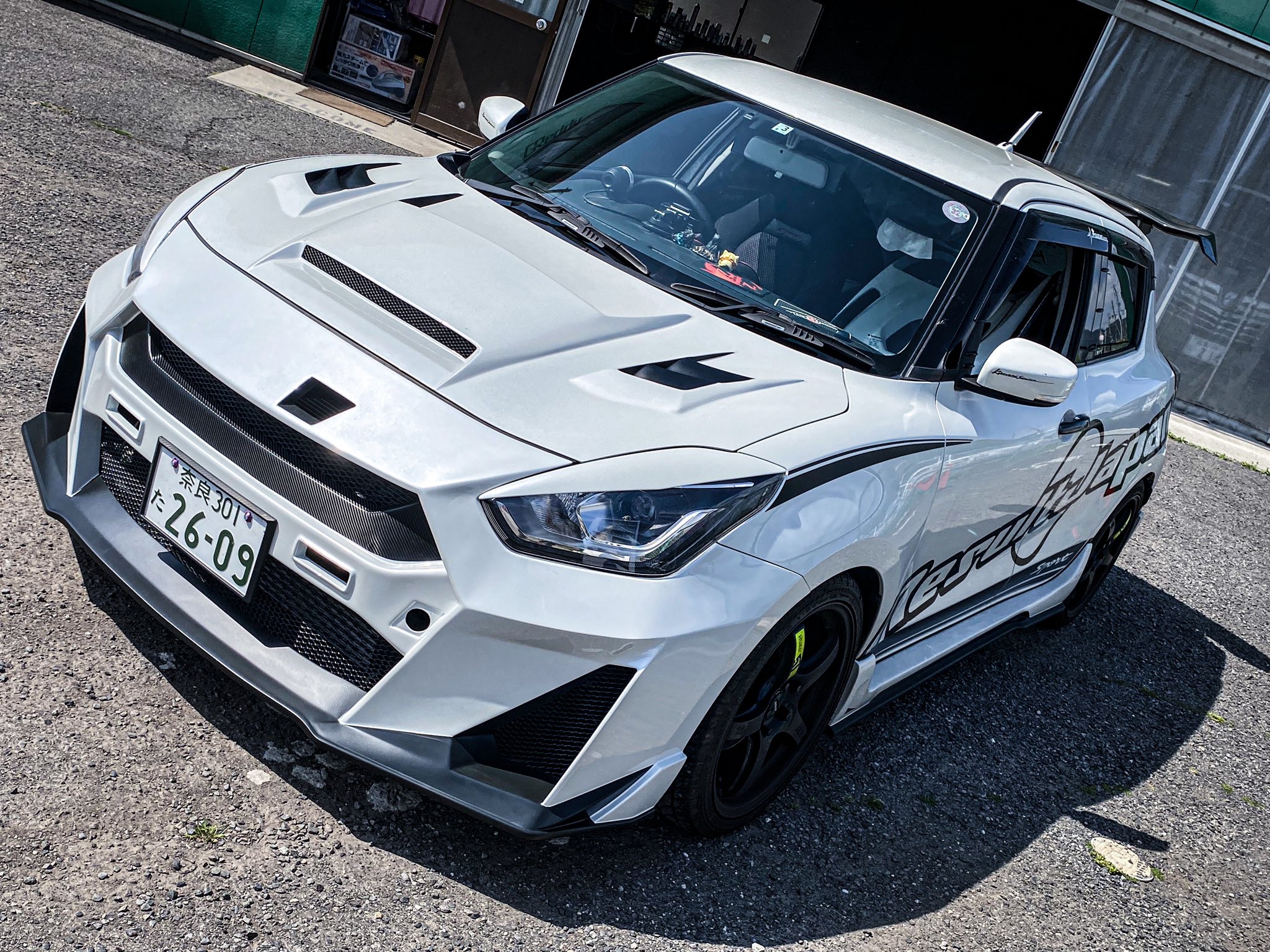 zc33s スイフトスポーツ用 リザルトジャパン ボンネット
