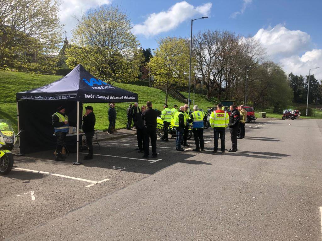 PSOSRoads's tweet photo. Would you like to know how to become a better rider?
#JDivRP and the #NMCU are at #Hawick Police Station until 2 today with @IAMRoadSmart @Scotambservice @fire_scot and @DriveWise to answer your questions and give advice on advanced rider training.
#RoadSafe
#KeepingPeopleSafe https://t.co/Uly9EOfgnM