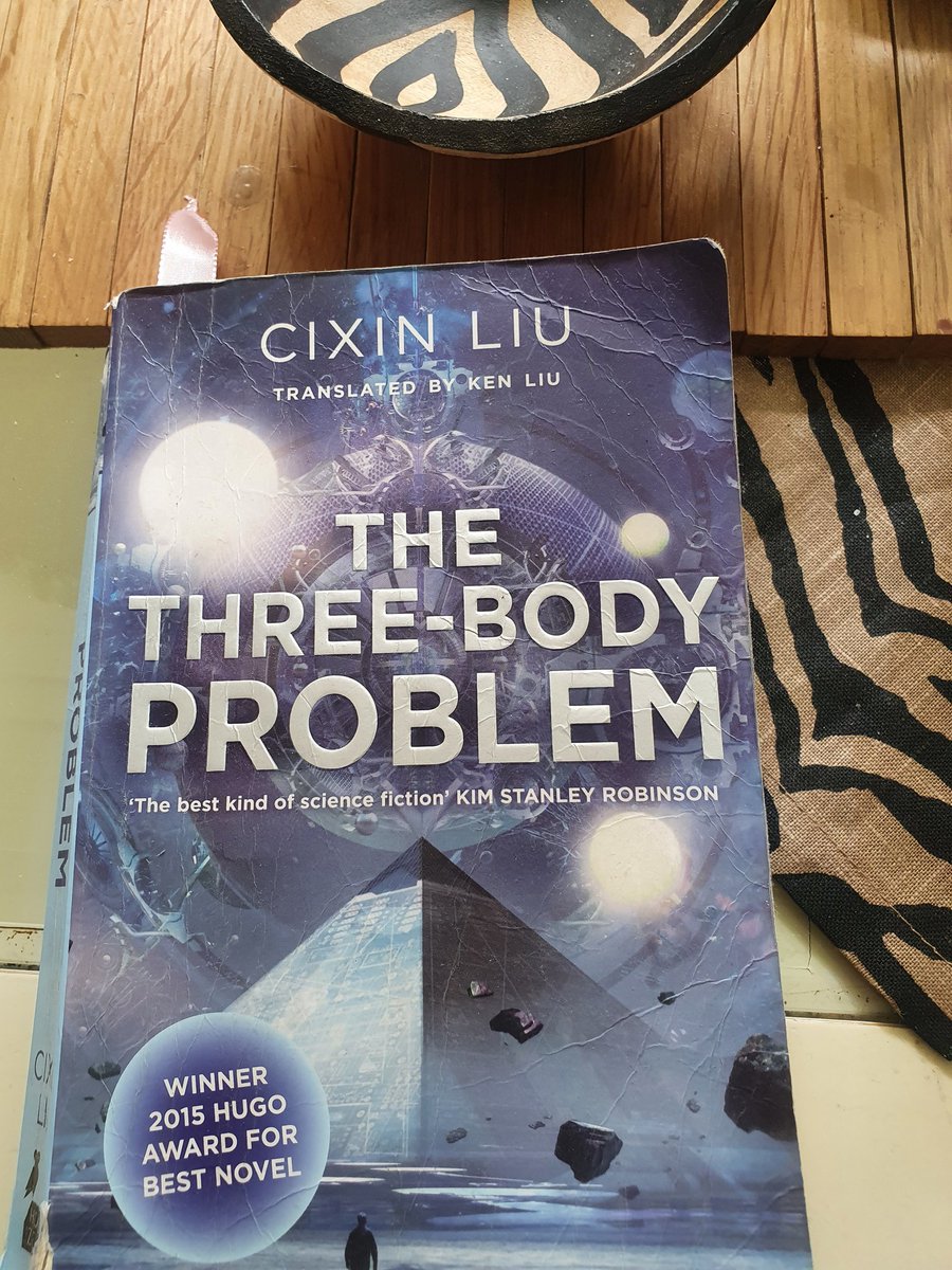 Xiao Zhan recommend this book way back in 2016. Chinese author Cixin Liu is the first Asian to win Hugo Award for science fiction and fantasy novel. 

#XiaoZhan肖战
#WorldBookDay 
#WorldBookDay2022