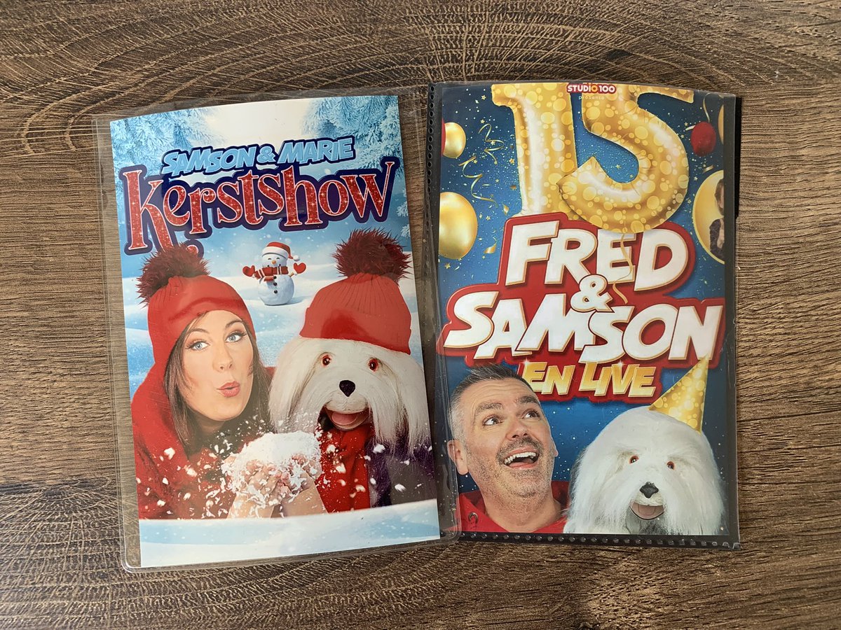 barcajax7's tweet photo. Gisteren in Plopsa Coo twee leuken foto’s gekregen van Samson & Marie en Fred & Samson ter promotie van hun shows. Ze lagen achter de balie en vroeg of ze te koop waren en uiteindelijk mocht ik ze hebben.
#plopsacoo #samsonenmarie #fredetsamson #studio100 #plopsaland https://t.co/1vwayfZLDw