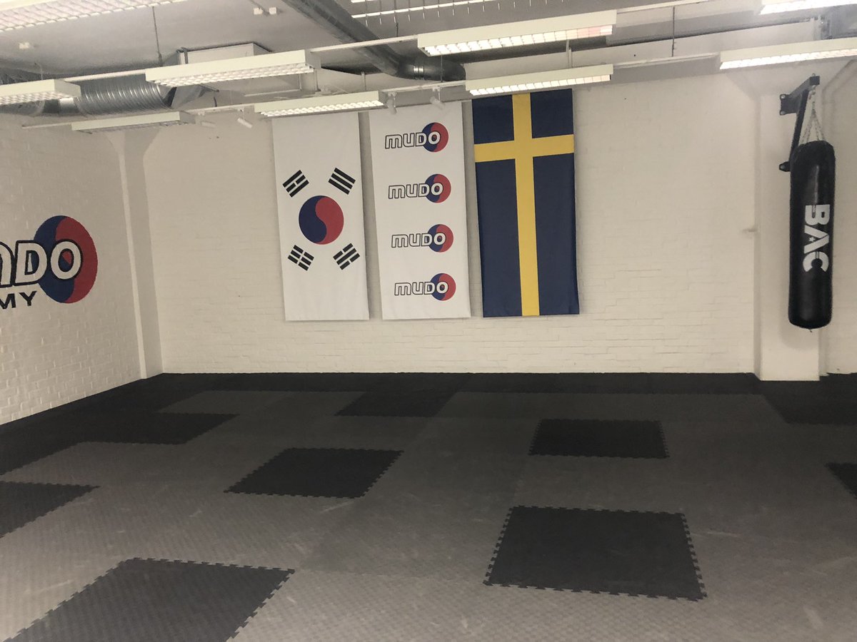 jespervarn's tweet photo. Dags för dagens andra höjdpunkt. Shimsa (gradering) i Taekwondo för dottern. Spänd förväntan. Idag gäller det! ❤️
#Kampsport #Taekwondo #Mudo #Orminge #WarriorPrincess https://t.co/YCtl6sO7aM
