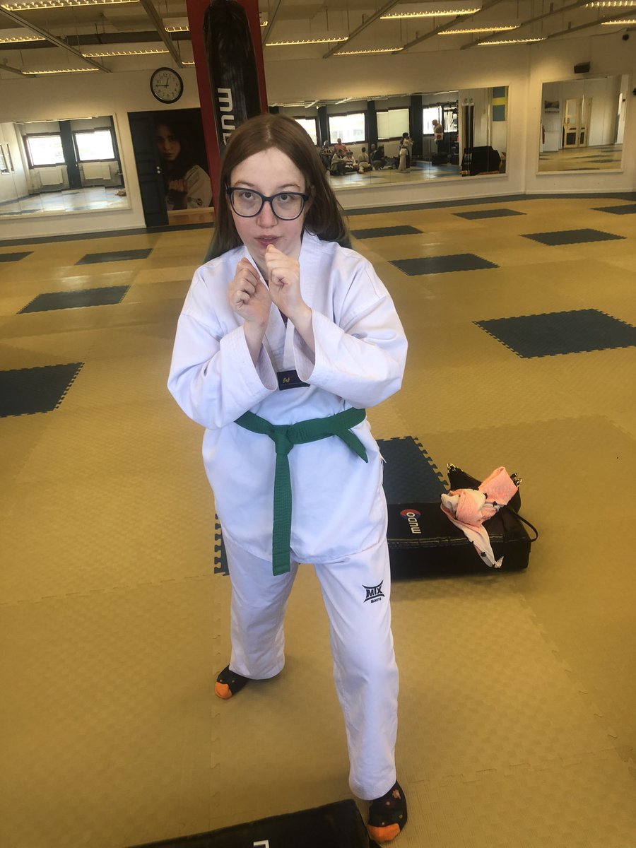 jespervarn's tweet photo. Dags för dagens andra höjdpunkt. Shimsa (gradering) i Taekwondo för dottern. Spänd förväntan. Idag gäller det! ❤️
#Kampsport #Taekwondo #Mudo #Orminge #WarriorPrincess https://t.co/YCtl6sO7aM