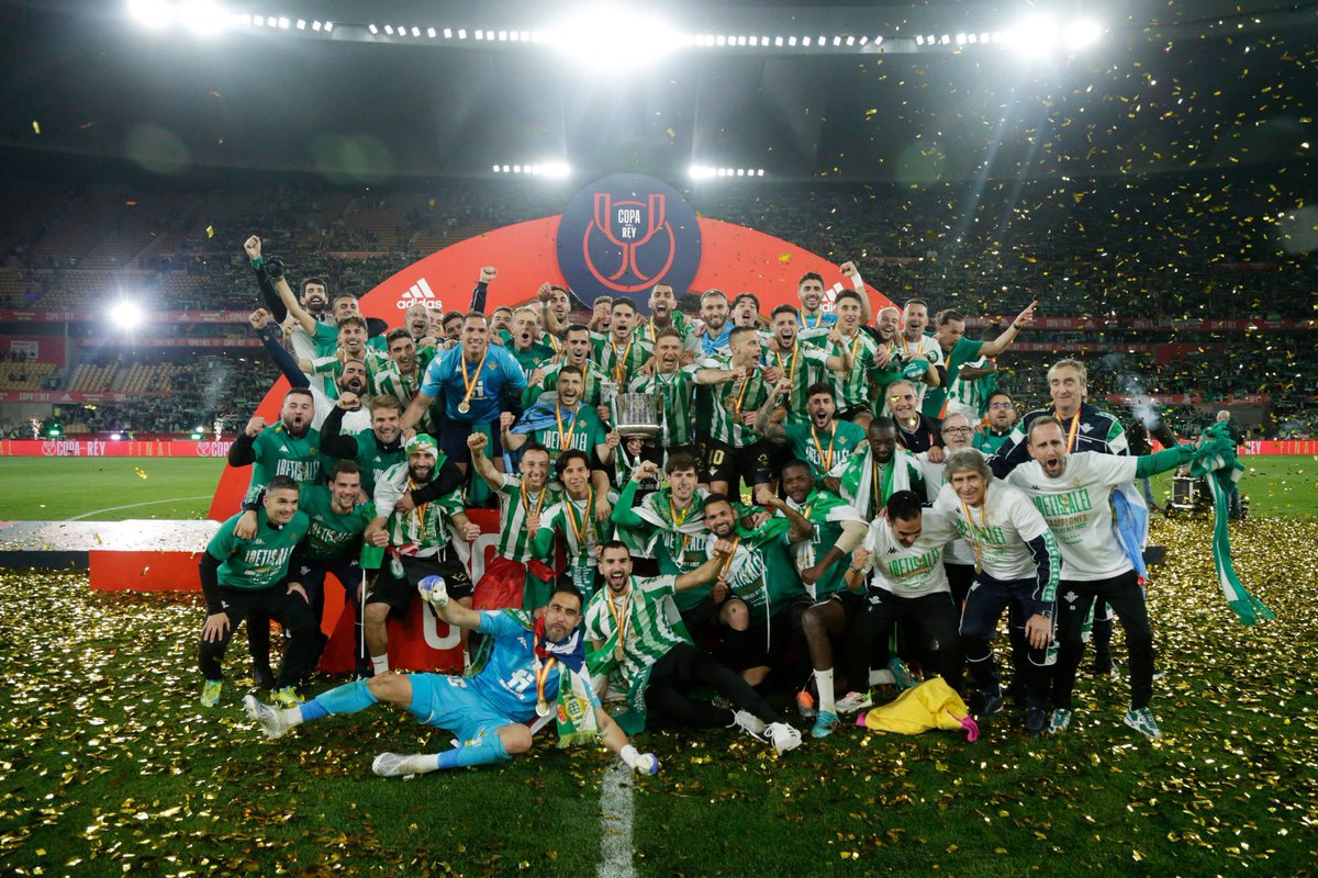 NabilFekir's tweet photo. Al Hamdulilah! Gracias a Dios por la victoria 🤲🏼 Por todos los Beticos viva el Betis 💚🏆 #MuchoBetis https://t.co/Y9tkMi0w3C
