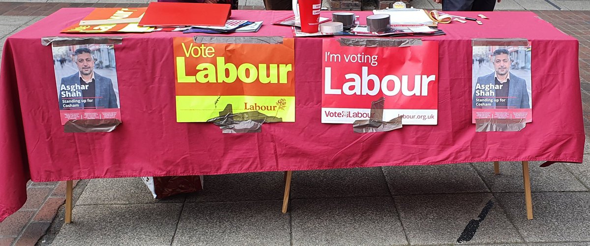 It was lovely to meet up with Asghar Shah yesterday at his #Cosham street stall who has:

* Founded a #foodbank
* Organises local litter picks
* Operates a community cafe

While Conservatives care about personal wealth <a href="/PompeyLabour/">Portsmouth Labour</a>
candidates care about people!

<a href="/Shah4cosham22/">Shah4cosham</a>
