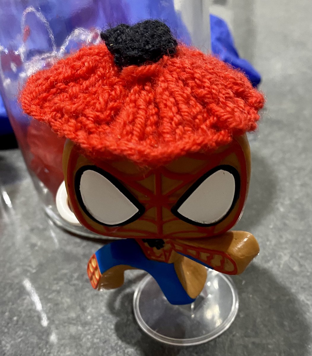 Prep for the 5am ABC Dawn Service on our driveway for the 3rd year in a row. Candles, poppies, flags and….what was Mr 4 years old contribution? #lestweforget2022
🤣🤣🤣🤣🤣