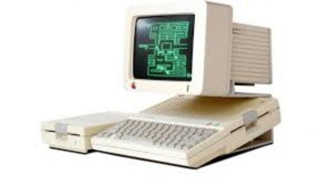 infogatecl's tweet image. ¡Buenos días! Te contamos que #enundiacomohoy en 1984,  #Apple lanzó la #computadoraportátil #AppleIIc con un costo de 1,295USD. Fue el cuarto modelo de la serie Apple II de ordenadores personales, siendo además el primer esfuerzo de Apple Inc para producir un ordenador portátil.