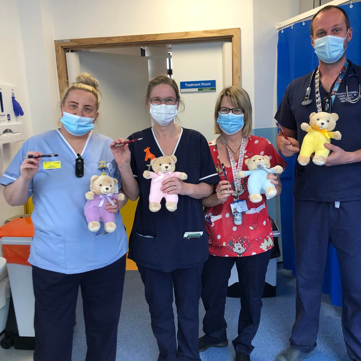 Andrew Hill TLC Coordinator is  at <a href="/JamesCookMTC/">Major Trauma Centre</a>  <a href="/OurHospCharity/">Our Hospitals Charity - James Cook & Friarage</a> 
 
With Another delivery of TLC Bears and the new 2022 TLC 🖊 pens 
In photo today are Michelle, Joanne, Kirsty and Dr Andrew.Hope the paperwork is all in order with your new pens 
Thank you for photo