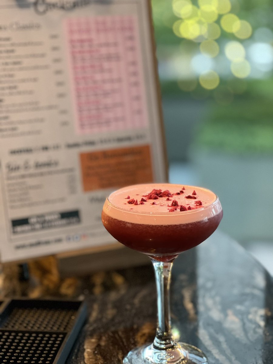 It’s a cocktail and Yorkshire pudding type day, right? 

Call 01134875734 to book.

Walk ins all day too and a large terrace outside, bring ya shades 😎 

🚗 car park opposite LS1 4EQ

#sundayvibes #sundayroast #roastbeef #SundayLunch #Leeds #Foodie #getinmybelly #madfranssundays