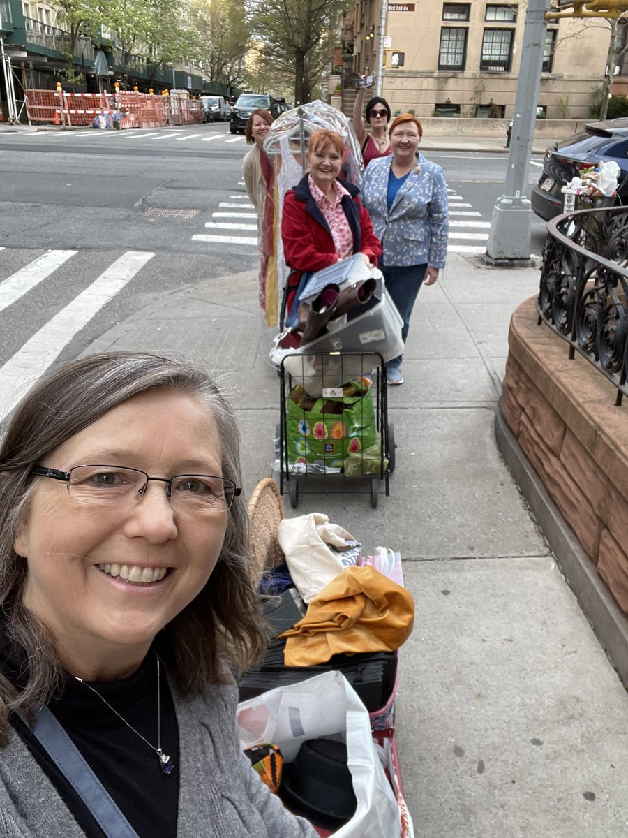 jeckielamker's tweet photo. Setting up for the NYC Grand Bazaar with DeAnna Denise Couture and sisters. :) #sisters #nycgrandbazaar #sistersweekend #grandbazaar #vintageclothes #handmadeclothes https://t.co/AKWTrGADpo