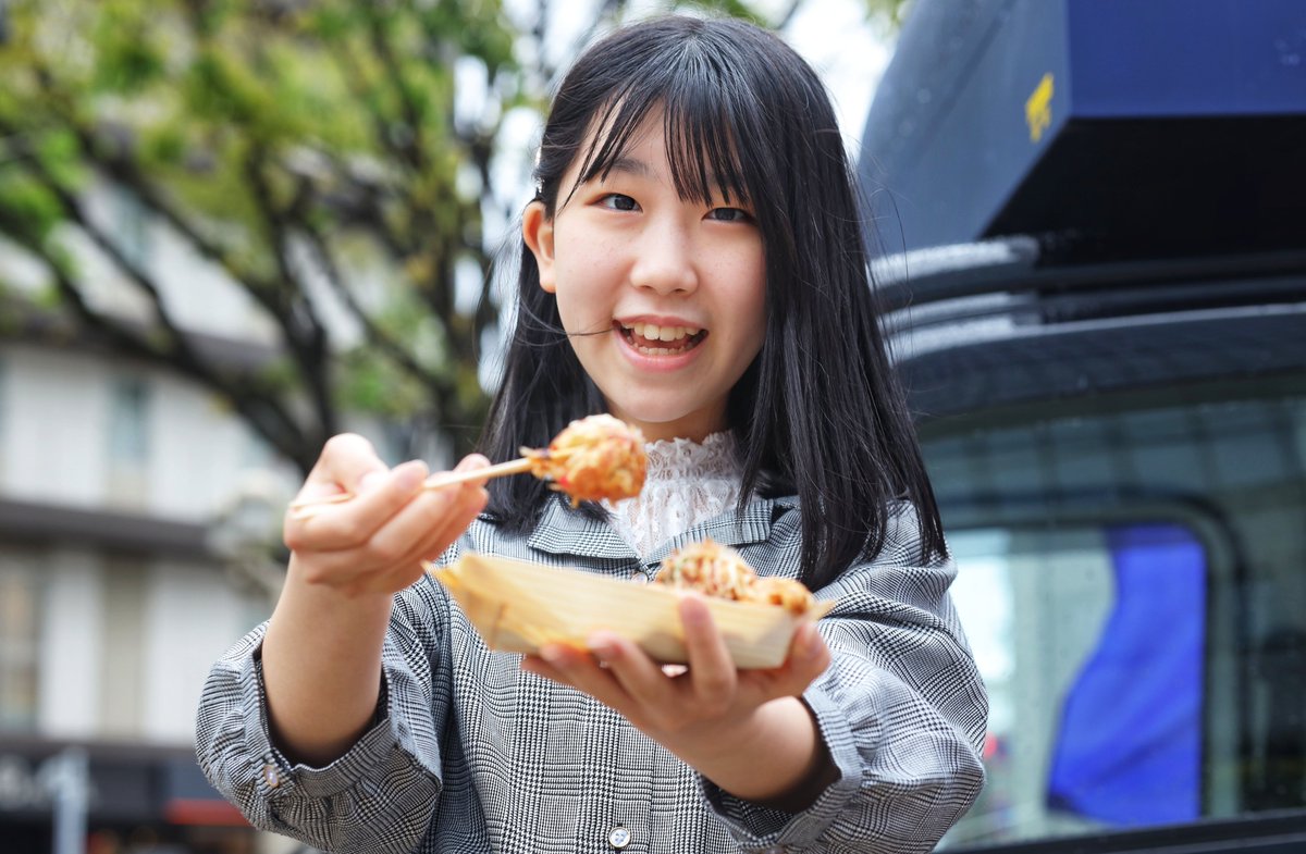 kenken41dj36's tweet photo. 4月24日 MINA 堺フリーライブ🎤
武田彩那さん🐹🍎
🐙たこ焼き看板娘オフショット📸✨
彩那さんのあ~んが待ってる😳🐙
これは買いにいくしかないくやん☺️🌕️ https://t.co/RC6b5qh5JS