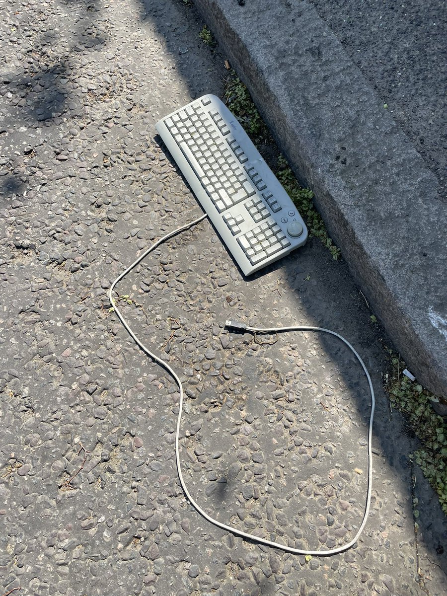 GLORIOUS day out on #WansteadFlats We were smaller in number today but big on impact. 28 bags of rubbish collected. Next pick 29th May 11-12.30.