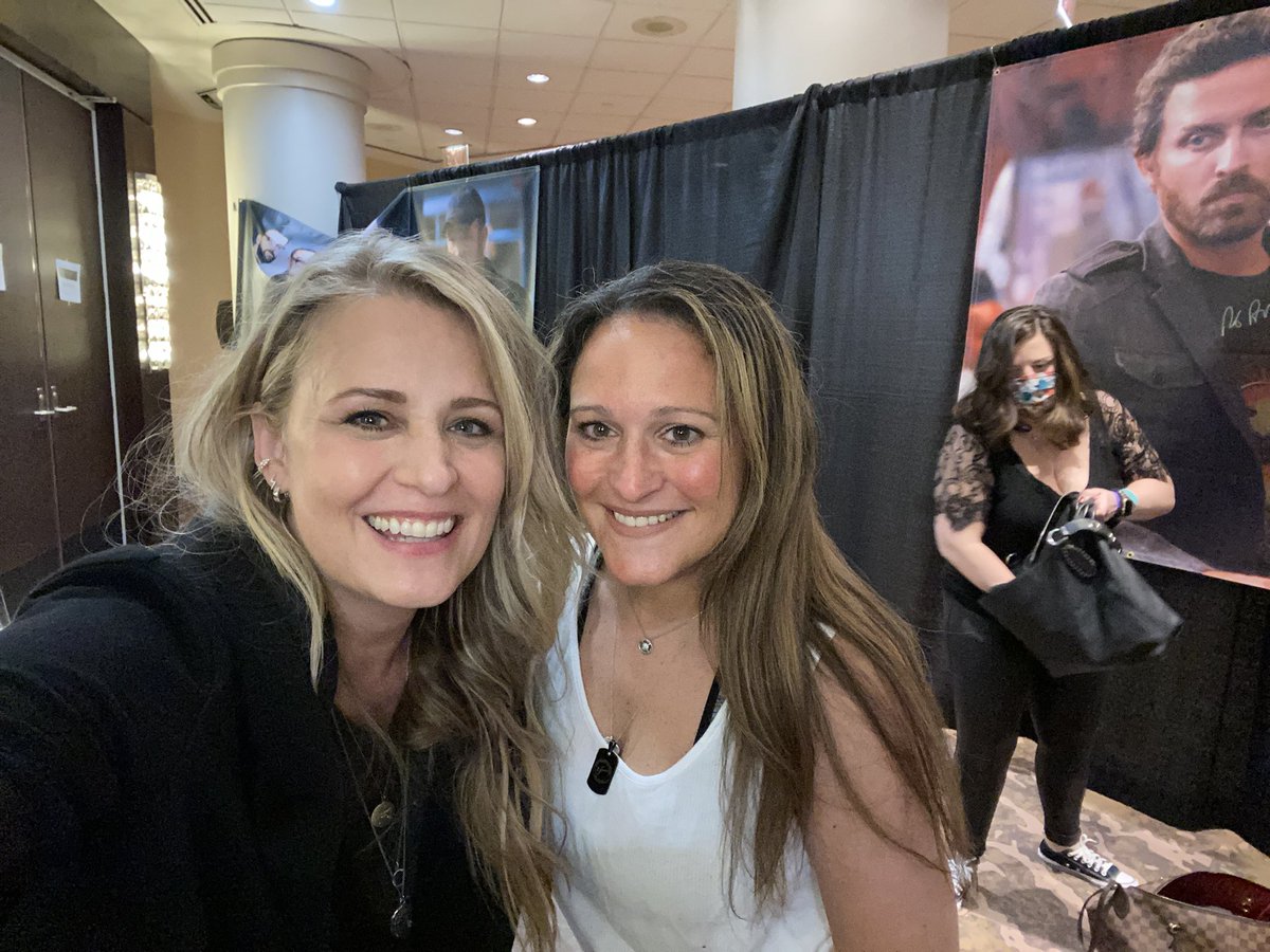 risris00's tweet photo. Loved meeting @SamSmithTweets at @CreationEnt #SPNNJ2022 Con.  So much fun to talk to… and #betterthanjeff https://t.co/19Oimlo8gB