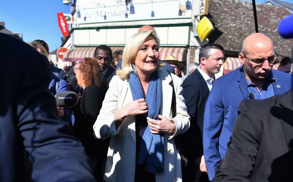 Le Parisien tweet media