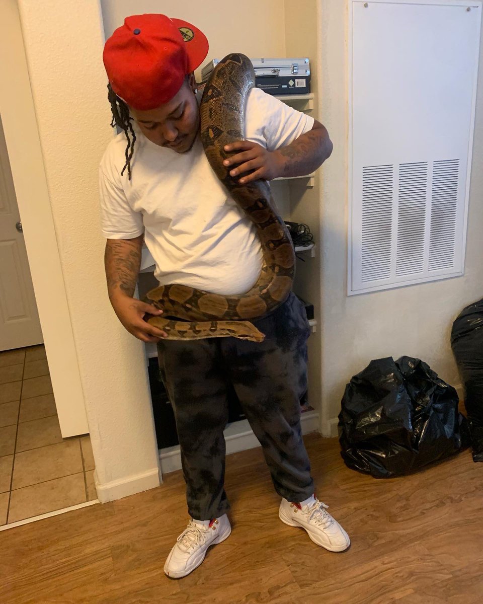 JExoticpythons's tweet image. Snake man snake man Yea That’s Me