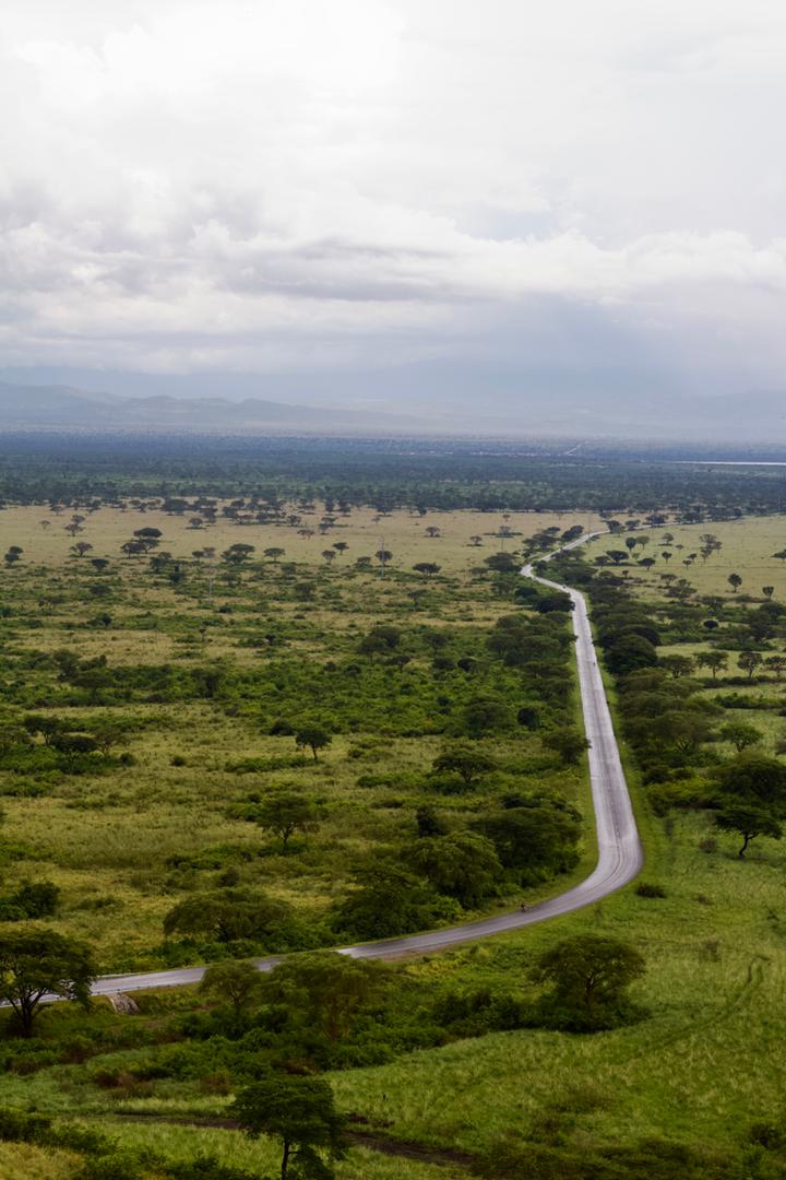WildfriendsUG's tweet photo. The beauty to end your weekend & start a fresh one! An aerial view of the #Kasese - #FortPortal road going through the beautiful #QueenElizabethNP, a view from Baboon Safari Lodge #Medleyofwonders #HomeyMoon #adventure #nature #wildlife #PearlofAfrica #ExploreUganda
📸@bentique3 https://t.co/JDHIyzxCwg