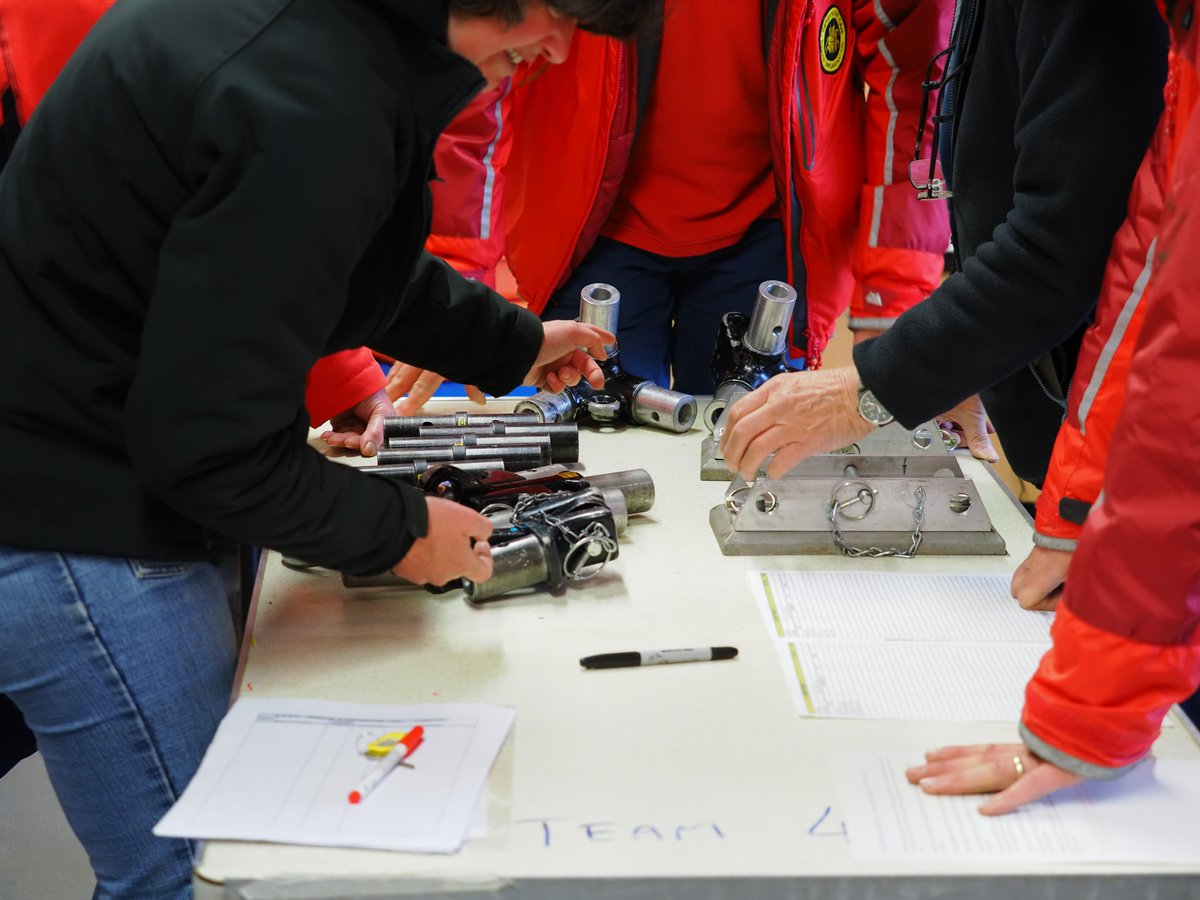 Derbyshire_CRO's tweet image. Over 20 of our team members gave up half of their Saturday to help with our PPE inspections this weekend. We regularly check every bit of kit on our vehicles and at our base to make sure it is in tip-top condition whenever we have need to use it.
#CaveRescue #Volunteers
