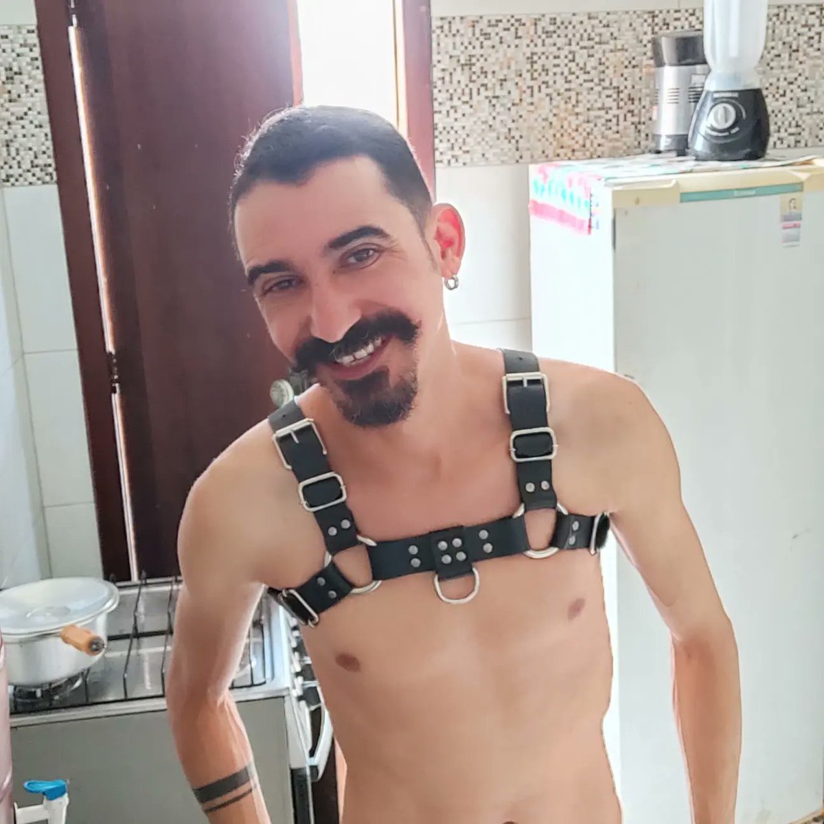 devasso81's tweet photo. O vício de cada dia 😈🔥💦😋 #devasso81 #hotoldermale #hotshaser #twinktop #twink #pentelhudo #semcapa #bareback #cumdump #spermgifter #spermbank https://t.co/uecrRmX6kK https://t.co/YksMGK9bsF