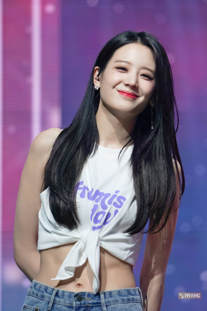 myang_f9's tweet photo. 220423 팬미팅 프로미스데이 fromis day
#프로미스나인 #장규리 #fromis_9 

햇살강쥐랑 아이컨택...☀️🐶😊 https://t.co/nDPiwJ3VQP