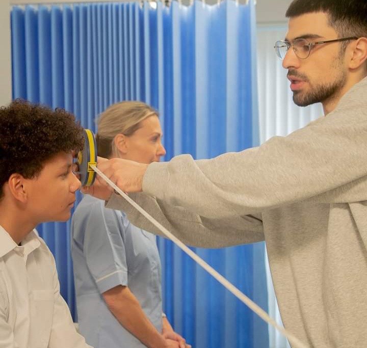 MayFilmworks's tweet image. ODILE Pilot: Meet the Crew
1st AD: Emma Broderick
Thanks to talented 1st AD, Emma (who made sure all stayed on schedule) and her colleagues Liam Ihde (GAFFA) &amp;amp; Zand Maroof (CAMERA Op) – 2 very skilled young men! A real credit to @UniWestminster where they are doing a BA in Film.